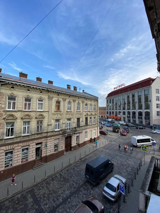 Opera House Apartment Lviv Eksteriør bilde